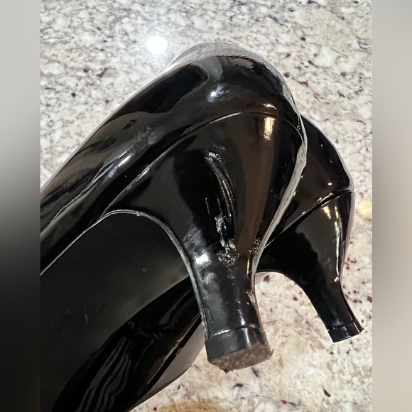 Trotters Women’s Black Patent Leather Pointed Toe 2” Heel Size 10 - Picture 6 of 12